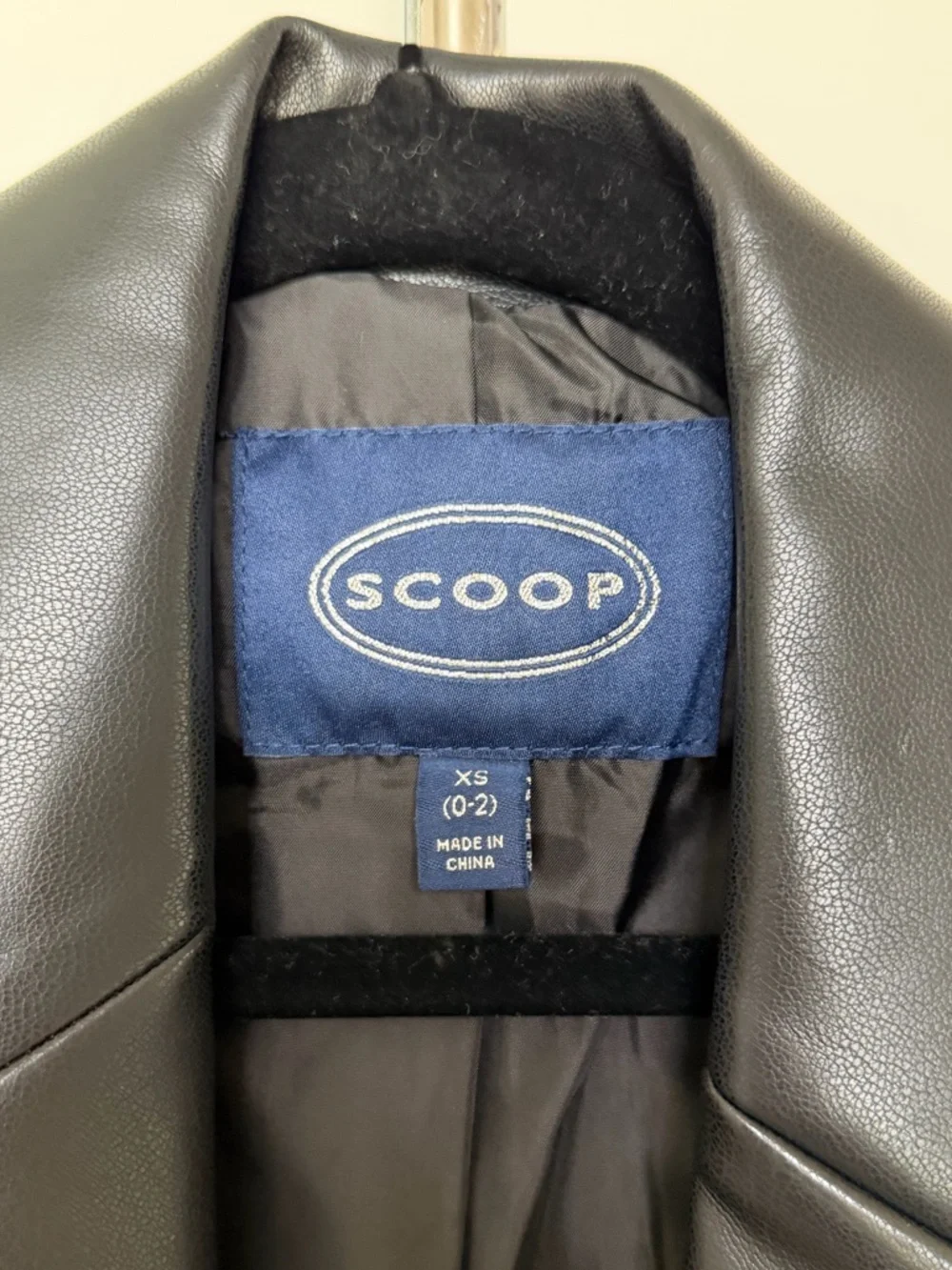 Scoop Women's Faux Leather Scrunch Sleeve One Button Blazer